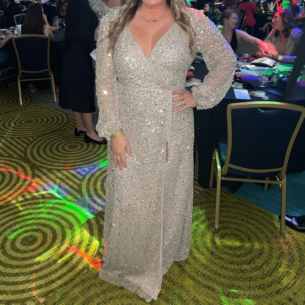 Adrianna Papell Dress Champagne Glitter Sequin (bridesmaids special occasion)